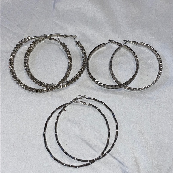 New York & Company Accessories - 🔵3/$25 NY&Co Silver Hoop Earrings Set